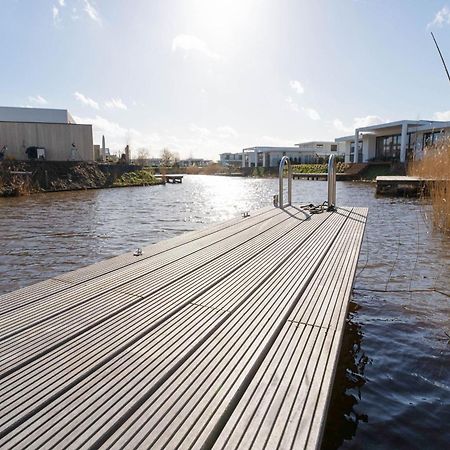 Family Villa With Garden And Jetty Zeewolde Bagian luar foto