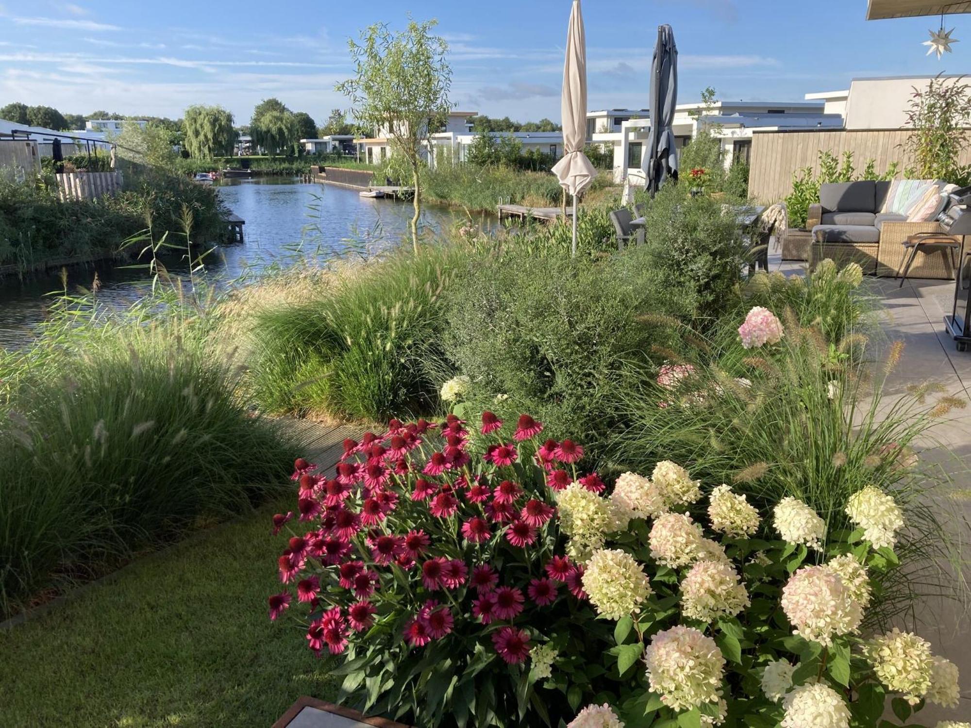 Family Villa With Garden And Jetty Zeewolde Bagian luar foto